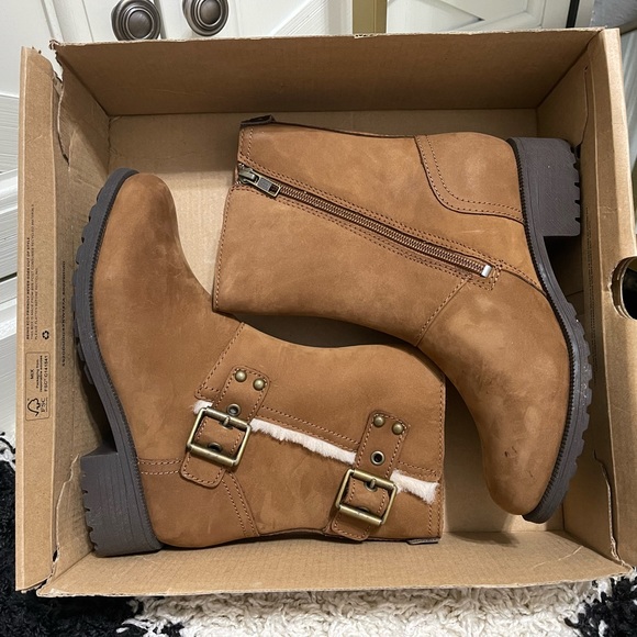 NIB Women’s Size 5 ( European Size 36) UGG W Niels III Combat Boots In Chestnut - Picture 12 of 13